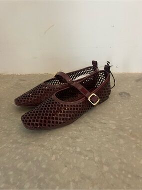 H&M Perforated Mary Jane Ballet Flats Burgundy US Size 10/41- NWT